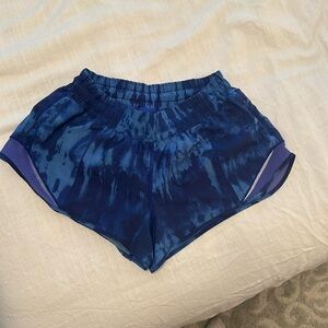 Lululemon hotty hot 2.5” size 6